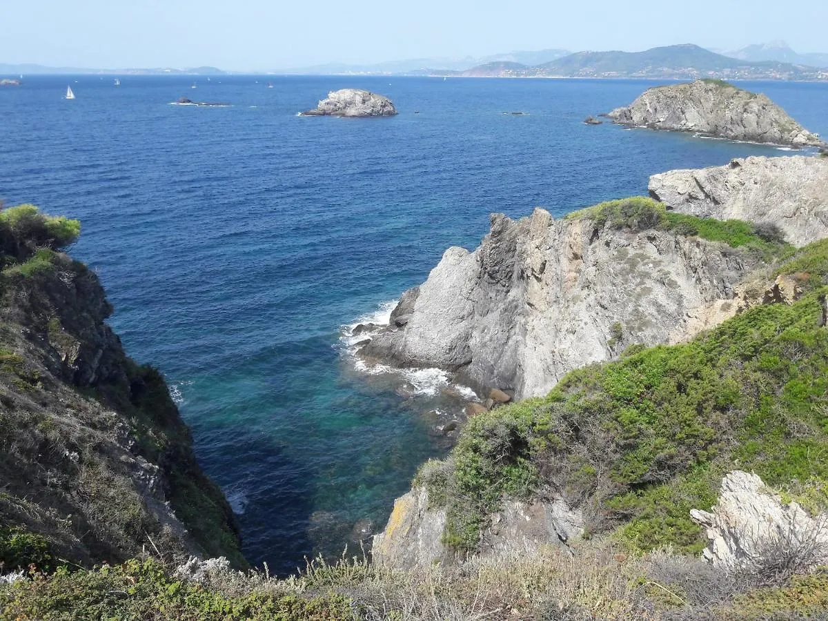 Appartement Cosy 100 M2 - Climatise - Calme -Centre-Ville Hyeres 0*,  France